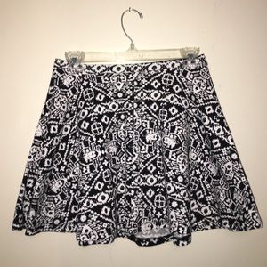 Cute printed skirt!