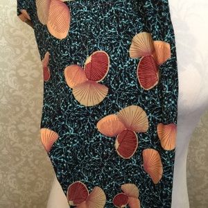 Lularoe Tall Curvy Leggings Sushi Date Butter Soft
