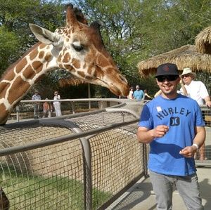 Meet your Posher, Felix