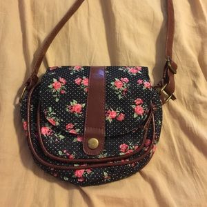 Floral cross body purse!