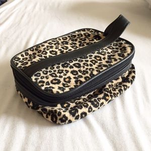 Cosmetic case