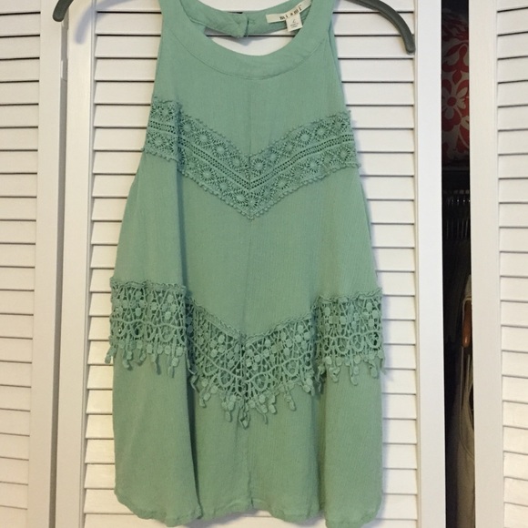 Cute and pretty tank top!