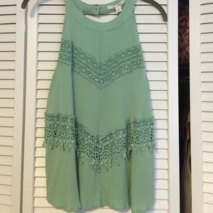 Cute and pretty tank top!