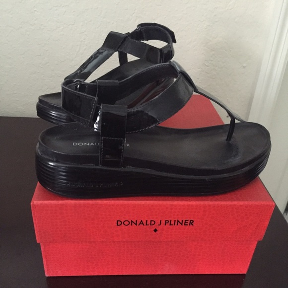 Shoes - Donald Pliner Felice Sandals