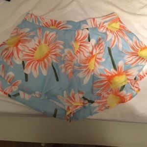 Tobi flowered flowy shorts
