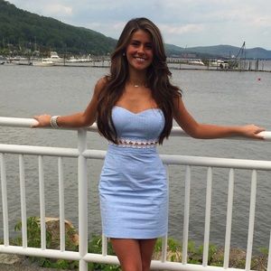 Meet your Posher, Danielle