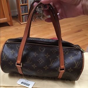 Authentic Louis Vuitton Papillon 26