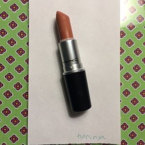 MAC lipstick in Freckletone