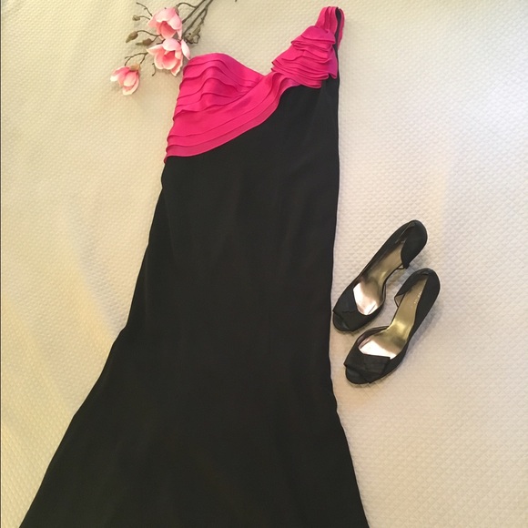 Like New Frascara Gown - Picture 2 of 4