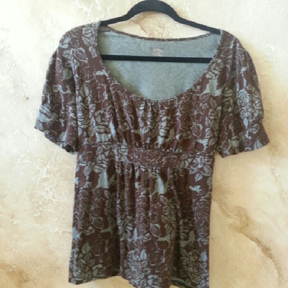 Adorable summertime top