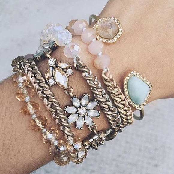 🆕 Statement Bracelet - Picture 2 of 3