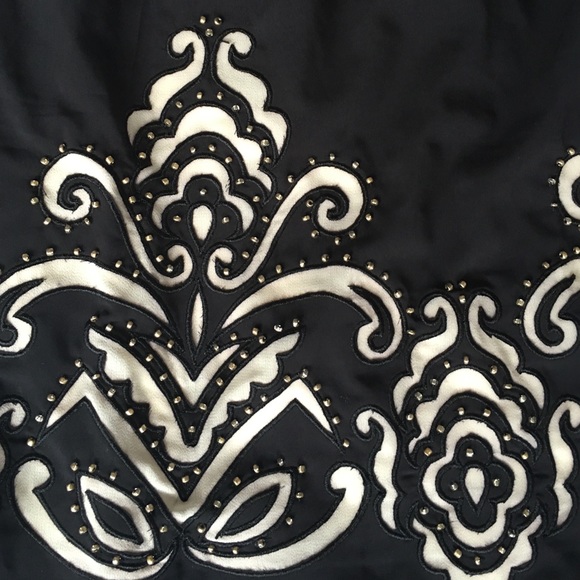 Miami brand from Francesca's : "baroquebae" skirt - Picture 2 of 4