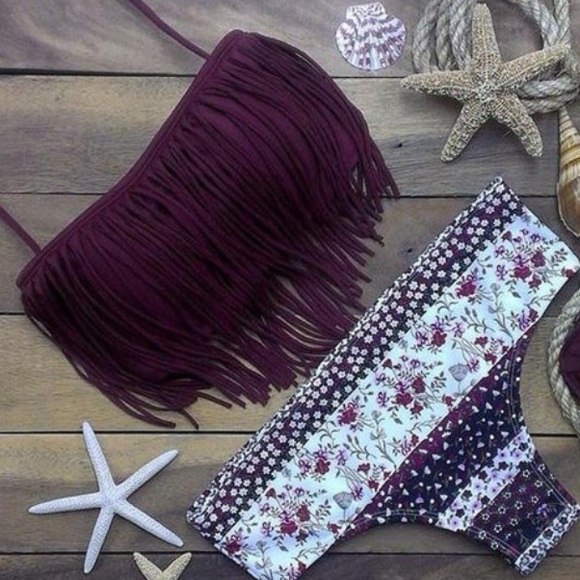 Cute swimsuit! - Picture 3 of 4