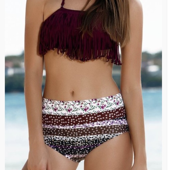 Cute swimsuit! - Picture 4 of 4