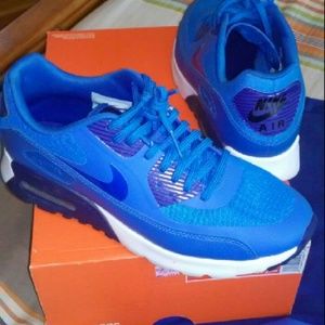 NIKE AIR MAX 90 SNEAKERS