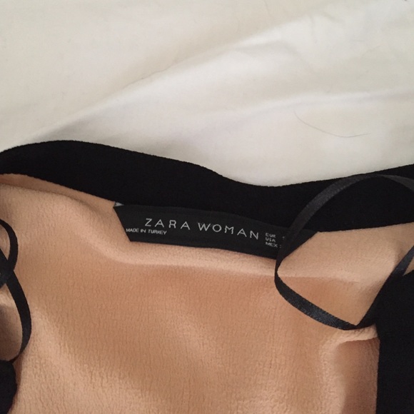 Zara short sleeve top in peach with black detail - Picture 2 of 3