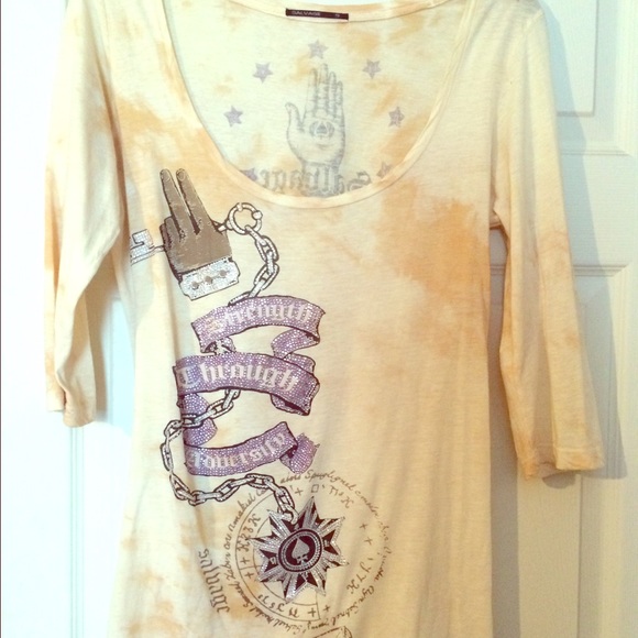 Buckle 3/4 inch sleeved shirt!