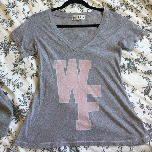 WILDFOX university letter tshirt