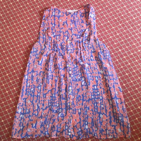 Cute patterned top- size small