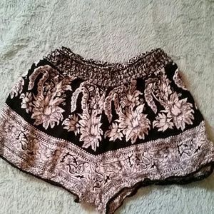 Loose boho/tropical shorts! Super cute!