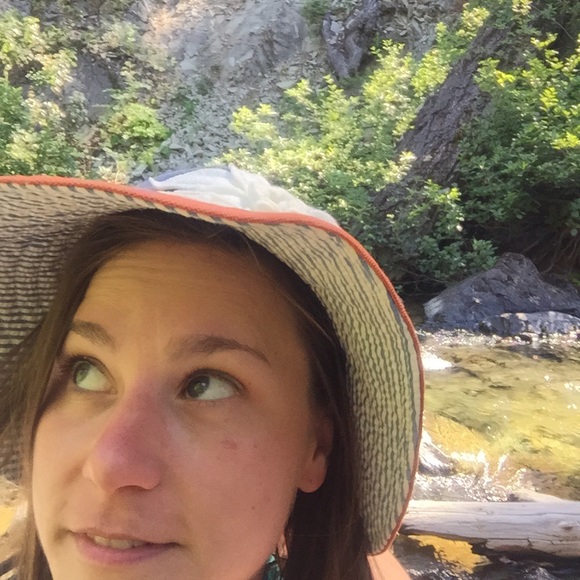 Meet your Posher, Tara - Picture 1 of 1