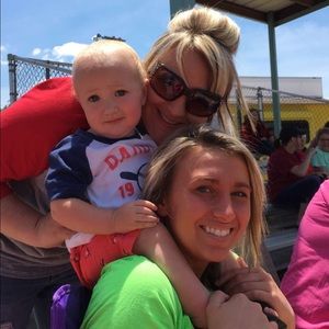 Meet your Posher, Hillary