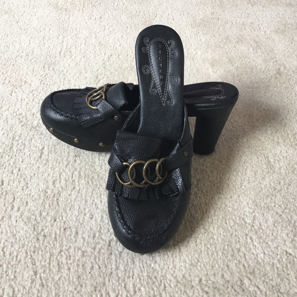 Shoes - Picture 2 of 3