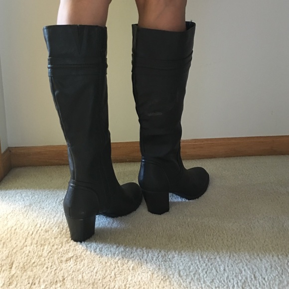 Boots - Picture 2 of 3