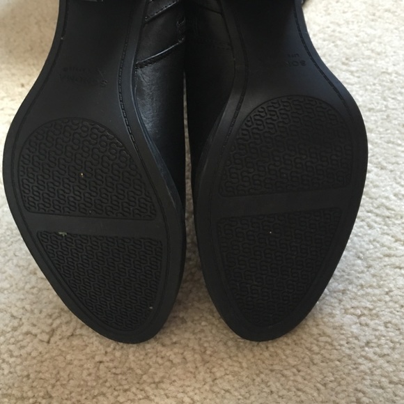 Boots - Picture 3 of 3
