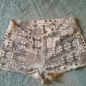 Pacsun, High rise shorts, with unique pattern.