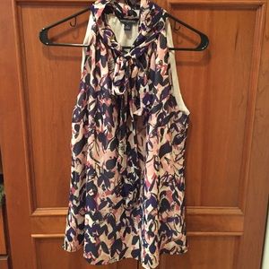 Pretty floral blouse with tie at neck