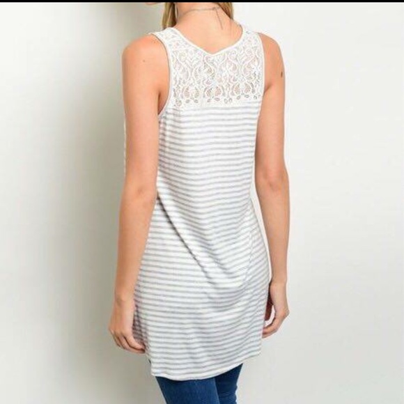 🌹LAST ONE🌹Hi Low Butter Soft Striped Lace Tank - Picture 2 of 4