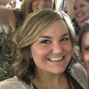 Meet your Posher, Courtney