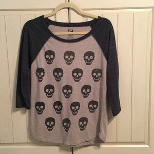 Sugar skull baseball T by Billabong sz medium