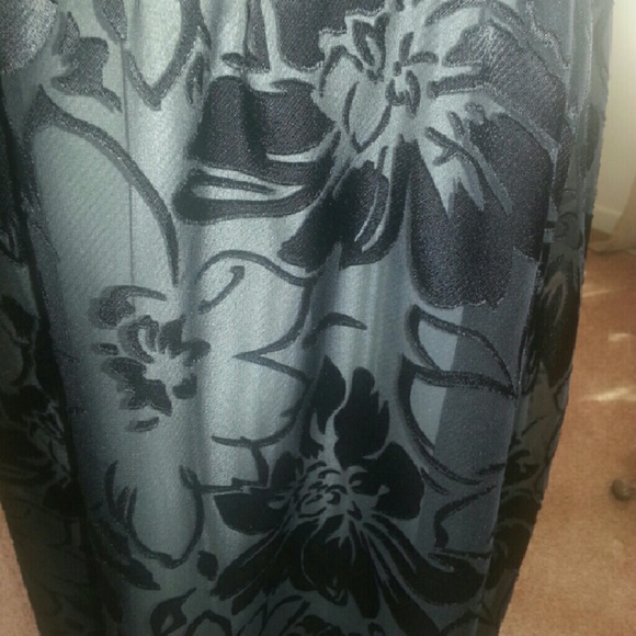 Gorgeous dress. Nwot - Picture 2 of 4