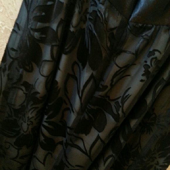 Gorgeous dress. Nwot - Picture 4 of 4