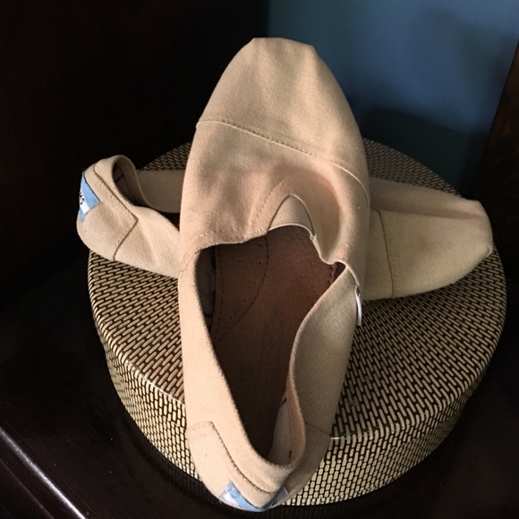 Toms