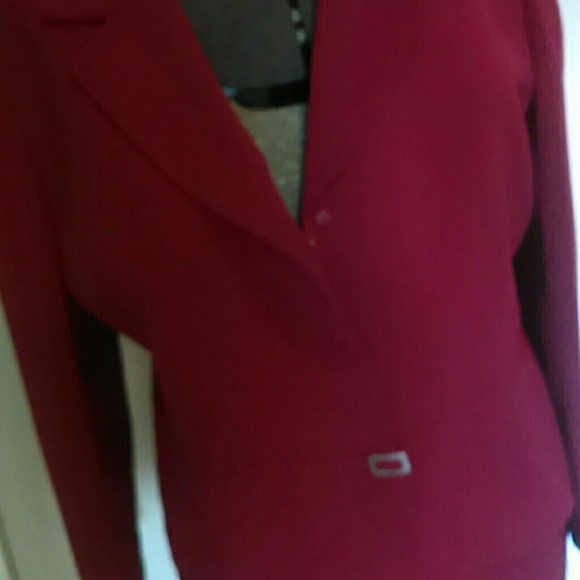 Burgundy color skirt suit - Picture 3 of 4