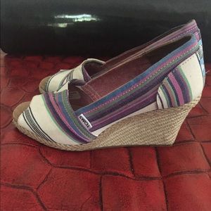 Toms wedges