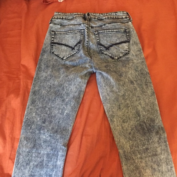 High-Waisted acid wash jeans - Picture 2 of 2