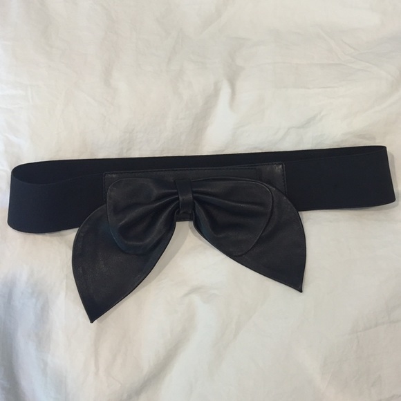 Black bow belt