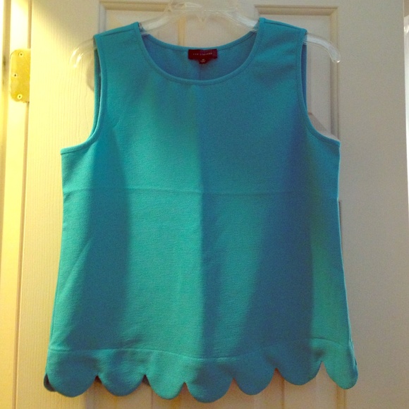 The Limited turquoise scalloped top. NWT.
