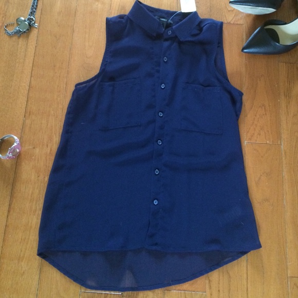 Forever 21 Navy woven top - Picture 1 of 4