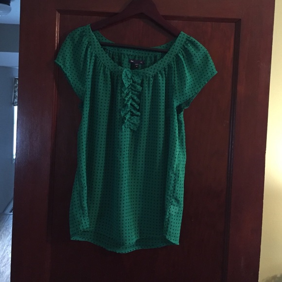 Old navy polka dot blouse