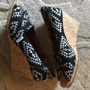 Toms Wedges Size 8