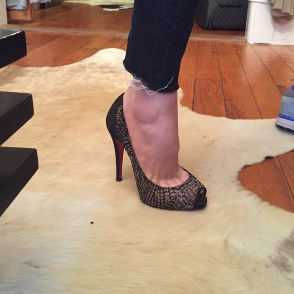 Auth Christian Louboutin Chiffon Open toe Heels 👠 - Picture 4 of 4