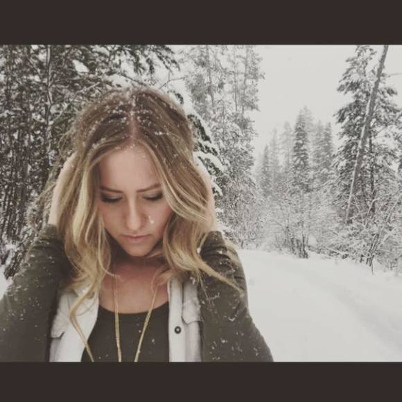 Meet your Posher, Becca