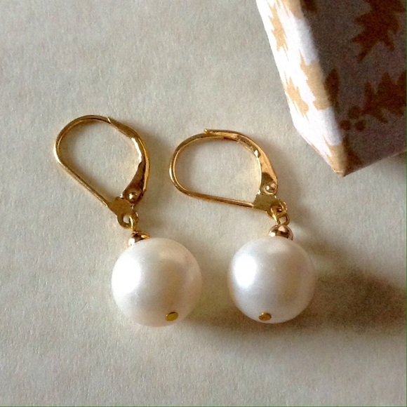 Japanese Akoya Pearl 10mm Earrings 14K Leverback - Picture 2 of 2