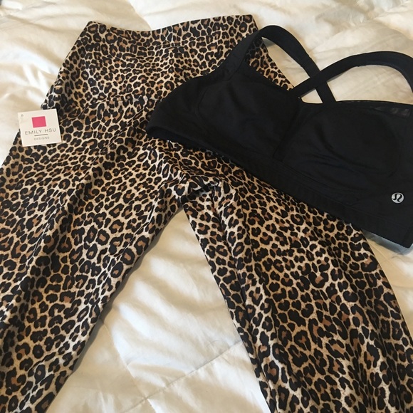 ‼️LAST PAIR‼️Leopard Print Cropped Yoga Pants 🕉 - Picture 2 of 5