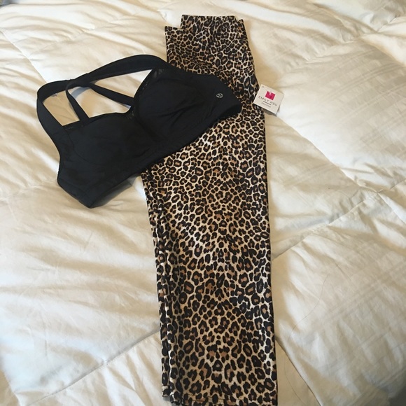 ‼️LAST PAIR‼️Leopard Print Cropped Yoga Pants 🕉 - Picture 4 of 5
